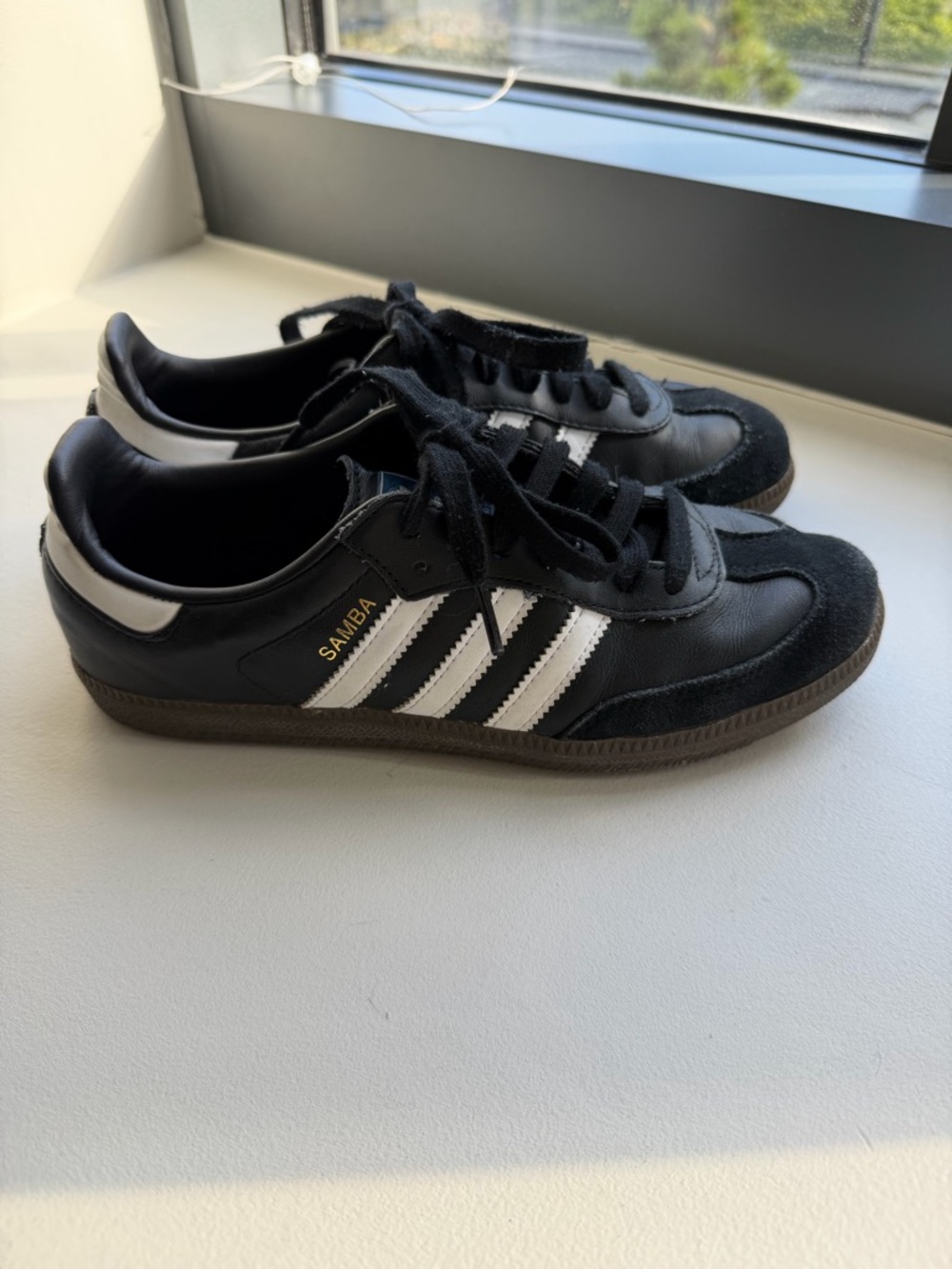 Women’s Adidas Samba Black and White Classic Low-Top Sneakers, 6.5